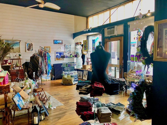 Must See in Door - New Sturgeon Bay 2nd Location - Brian Pier Gallery and Forever Grateful Boutique 